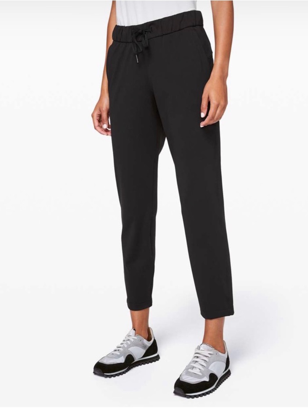Lululemon On the Fly 7/8 Pant
Black Pants Pockets Logo Travel Quick-drying  8